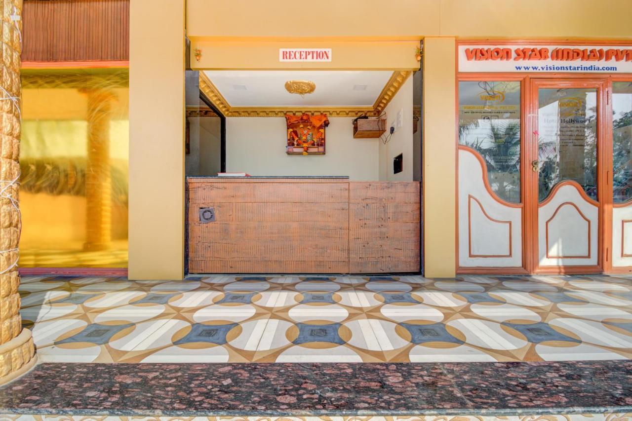 Oyo 67979 Hotel Hollywood Park Sasupāda Exteriör bild